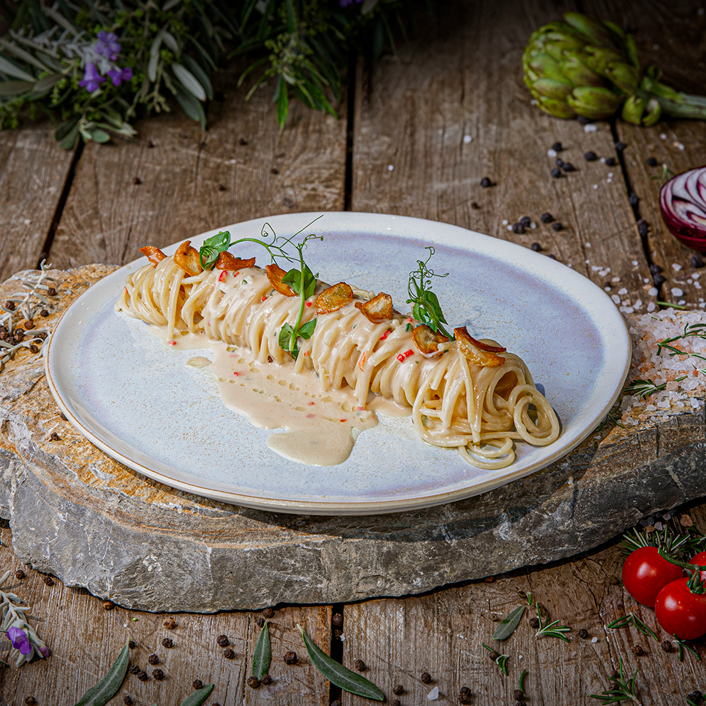 Acı ve Sarımsak Yağlı Spagetti