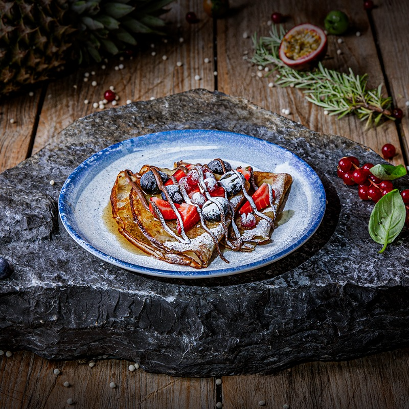 Bal ve Orman Meyveleriyle Krep