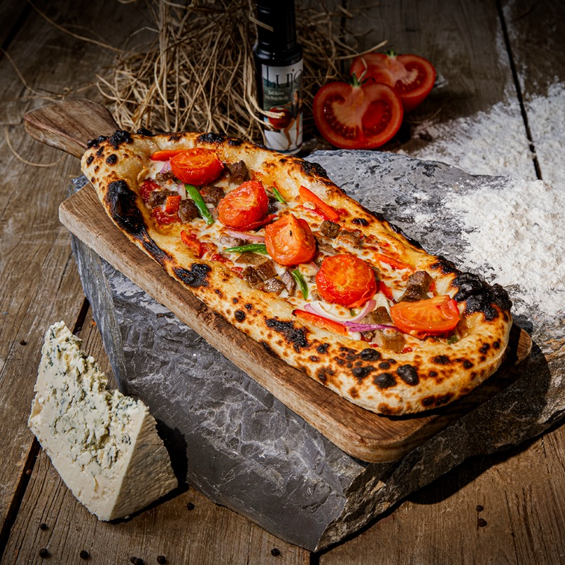 Flatbread Pizza with Turkish Roast Beef