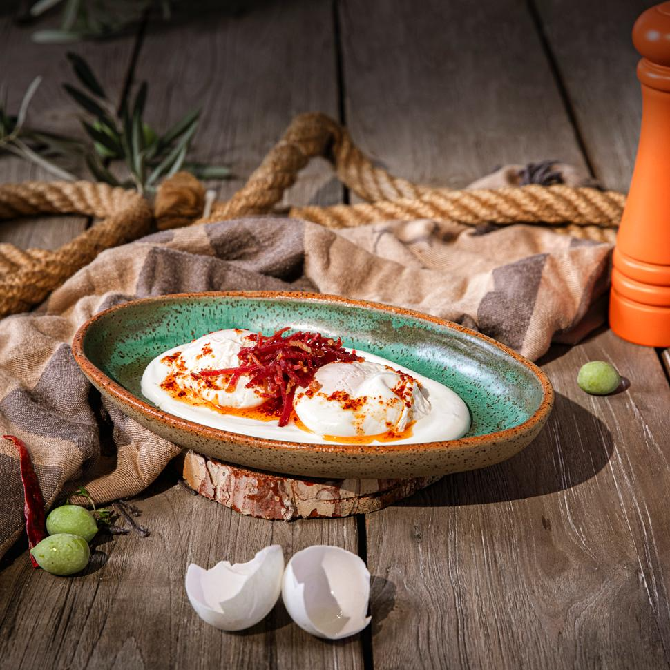 POACHED EGGS WITH YOGHURT